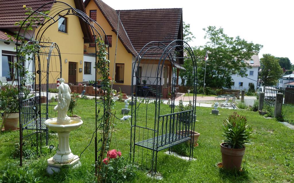 Hotel An Der Uferpromenade à Leinefelde-Worbis Extérieur photo